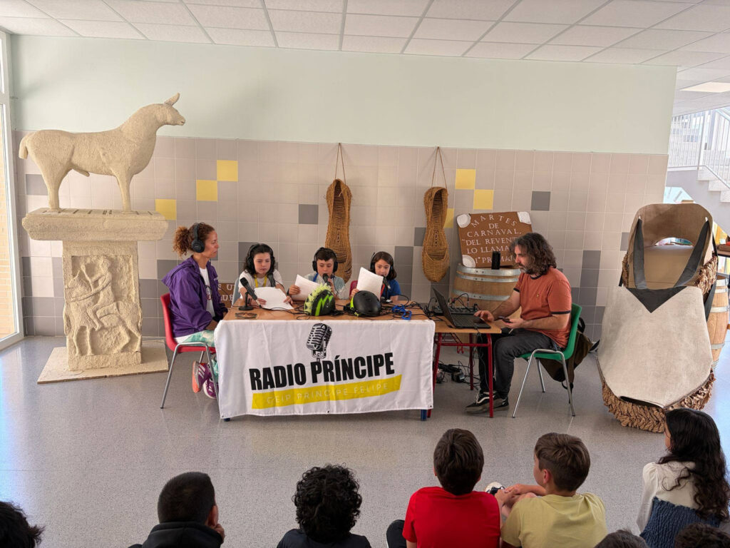 COPEJUMILLA}COPEJUMILLA}RADIOS ESCOLARES 2