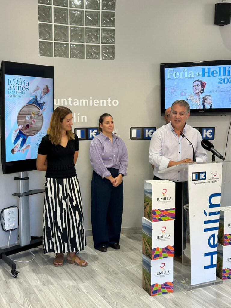 COPEJUMILLA_Alcalde de Hellin en presentacion Feria del Vino DOP Jumilla 3 octubre